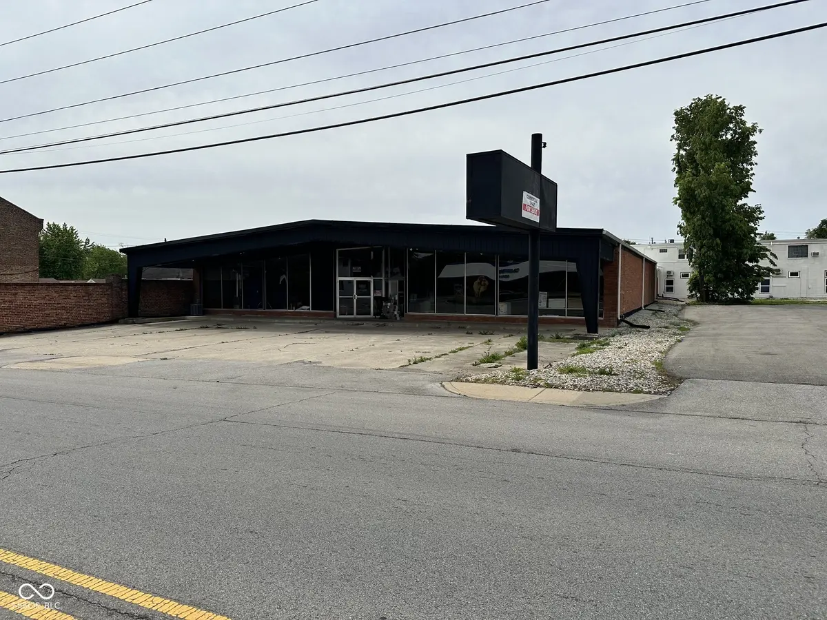 9 W Main ST, Chesterfield, IN 46017