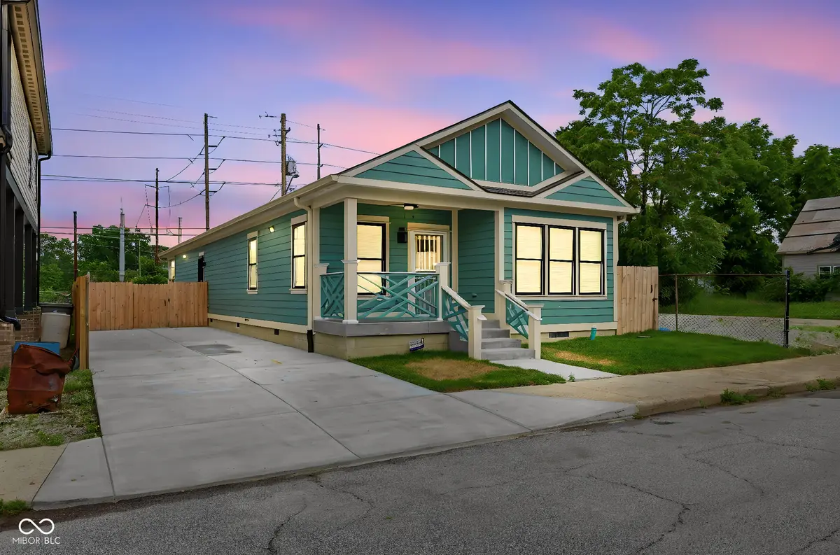 2402 E Brookside AVE, Indianapolis, IN 46218