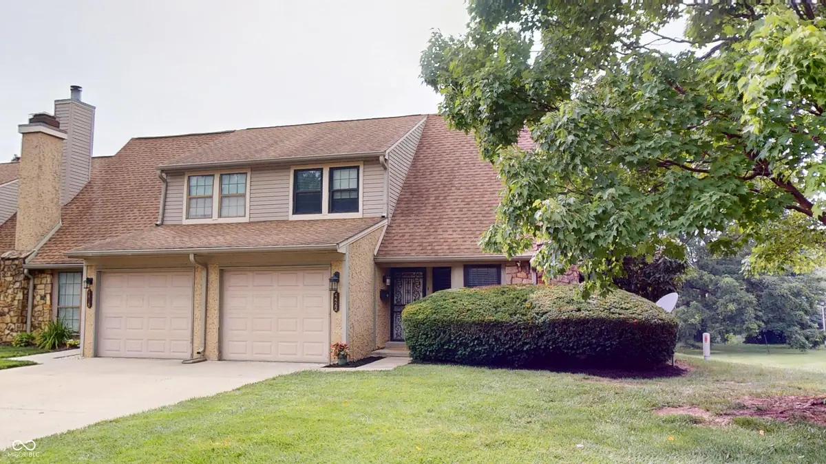 4422 Abby Creek LN, Indianapolis, IN 46205