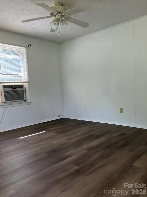 104 Countryside DR SE, Lenoir, NC 28645