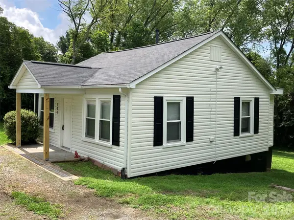 104 Countryside DR SE, Lenoir, NC 28645