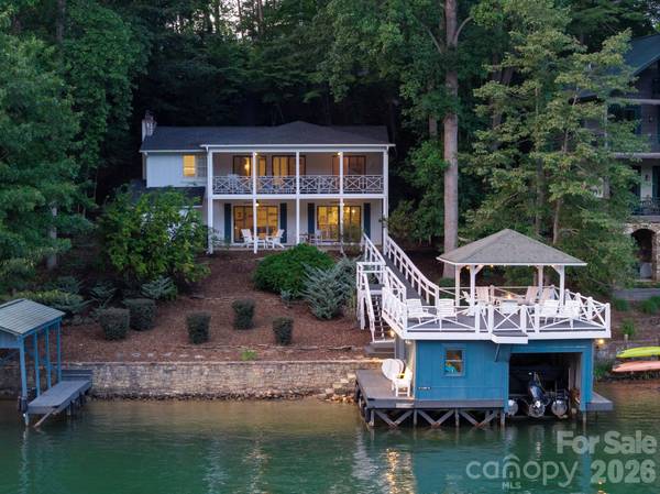 183 Blarney RD, Lake Lure, NC 28746