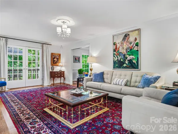 72 Brookwood RD, Asheville, NC 28804