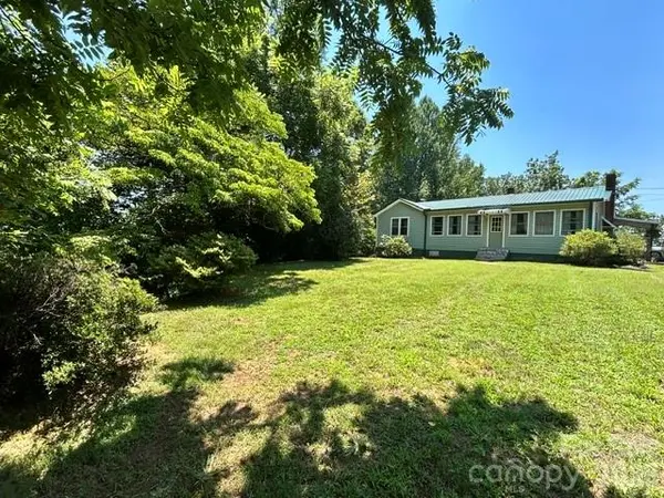 1174 Stacy Hill RD, Marion, NC 28752