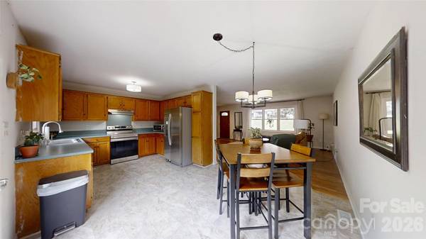 2507 Otis Dellinger RD, Lincolnton, NC 28092