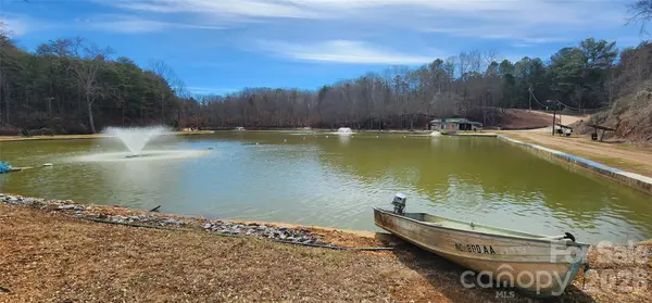 128 Hughey Lake RD, Blacksburg, SC 29702