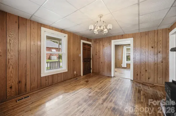 303 2nd ST, Stanley, NC 28164