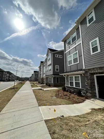 3754 Memorial Pkwy, Charlotte, NC 28217