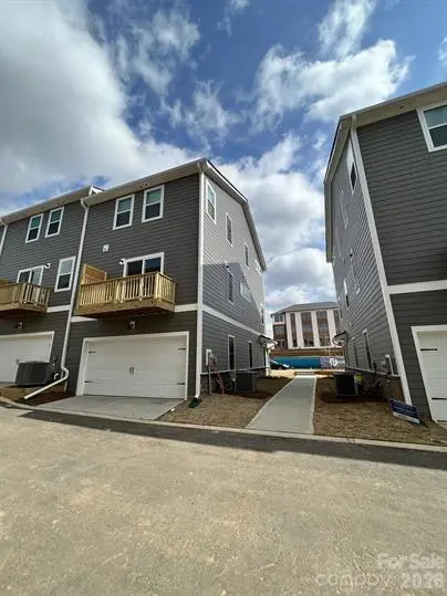 3754 Memorial Pkwy, Charlotte, NC 28217