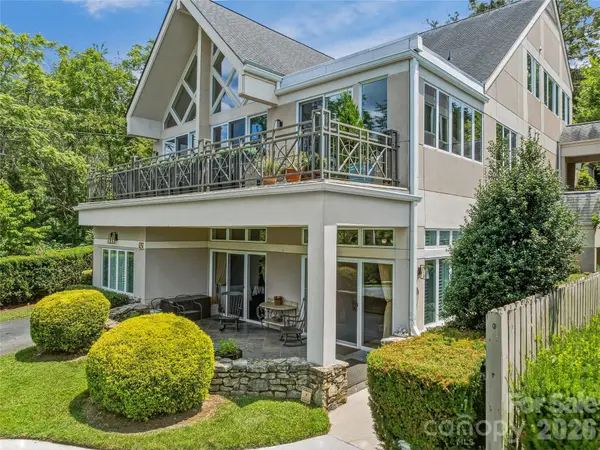 30 Dover ST, Asheville, NC 28804