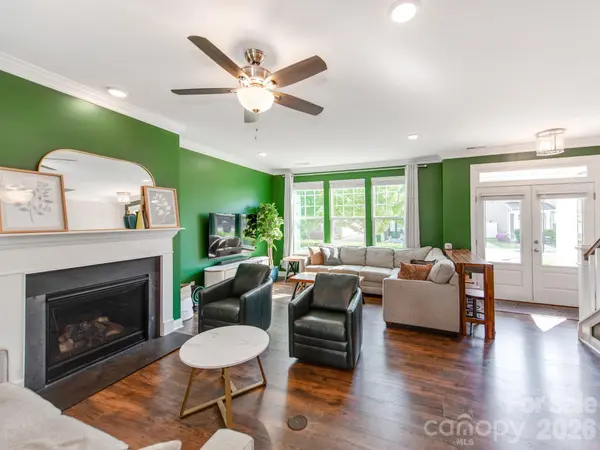 8753 Aspinwall DR, Charlotte, NC 28216
