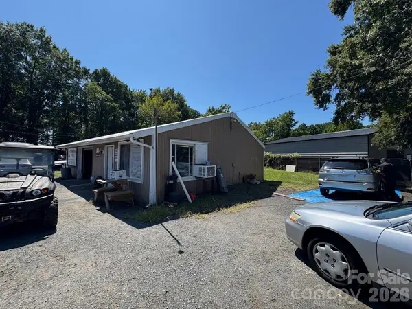 2225 W Sugar Creek RD, Charlotte, NC 28262