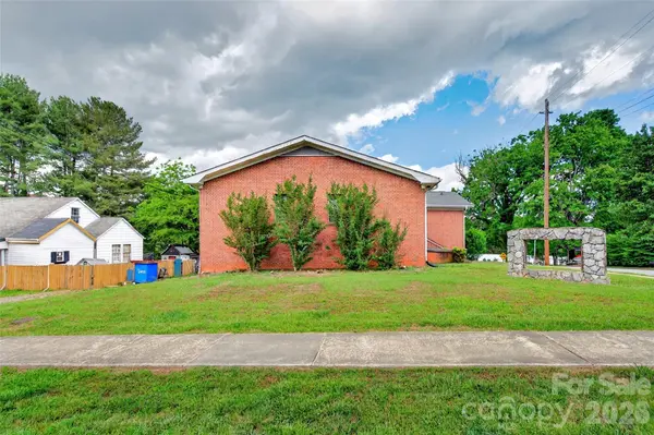 97 Clay ST, Marion, NC 28752