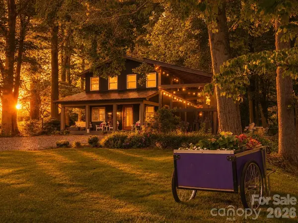 75 Mountain View RD, Sylva, NC 28779