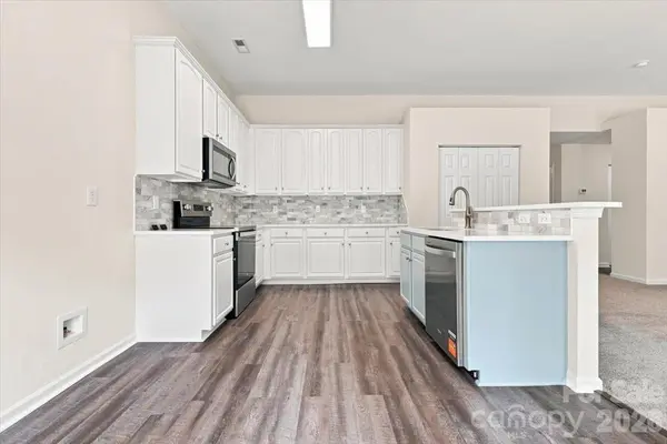 6111 Gatesville LN, Charlotte, NC 28270