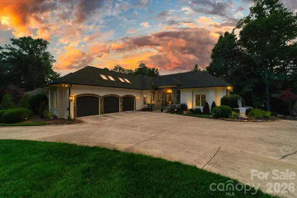 9128 Shorewood PL, Belmont, NC 29012