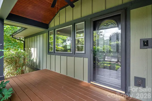 10 Davenport PL, Asheville, NC 28806