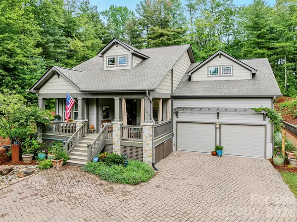 151 Monarch RD, Hendersonville, NC 28739