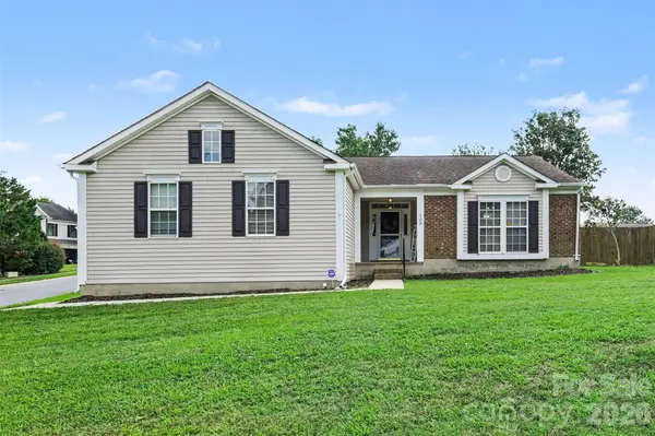 109 Brookstone DR, Mount Holly, NC 28120