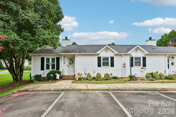 6042 Crape Myrtle LN, Charlotte, NC 28216