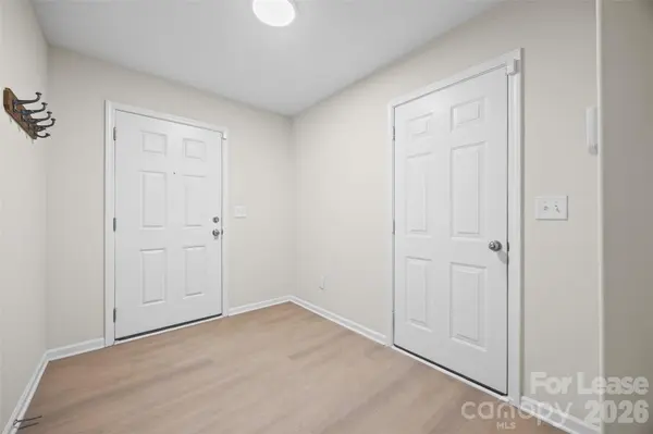 9612 Brackenview CT, Charlotte, NC 28214