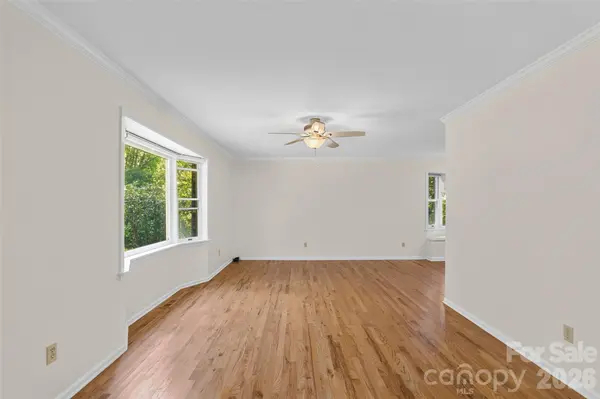 709 Forest Ridge DR, Hendersonville, NC 28791