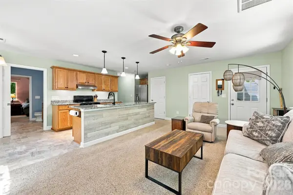 14301 Harbor Estate RD, Charlotte, NC 28278
