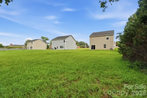1820 Safriet RD, Statesville, NC 28677
