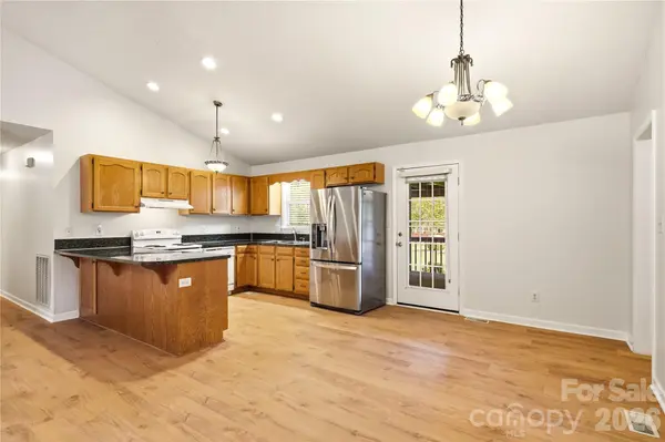 3892 Stoney Creek DR, Lincolnton, NC 28092