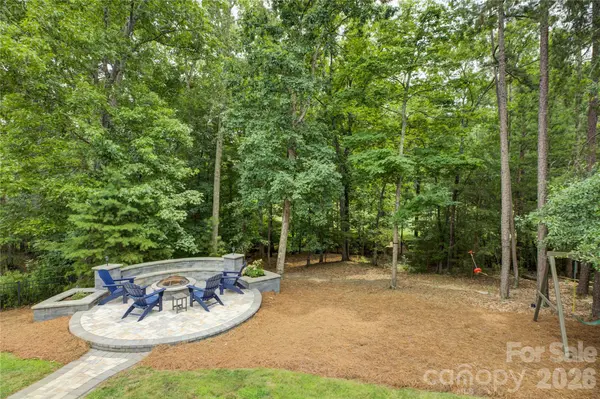 13722 Glen Abbey DR, Charlotte, NC 28278