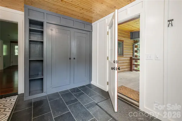 47 Buchanan LN, Canton, NC 28716