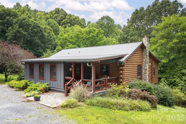 47 Buchanan LN, Canton, NC 28716