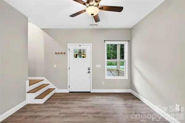 88 Walker ST, Black Mountain, NC 28711