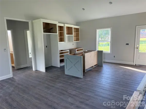5096 Bloomfield EST SW, Granite Falls, NC 28630