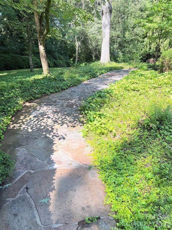 800 W 7th ST, Newton, NC 28658