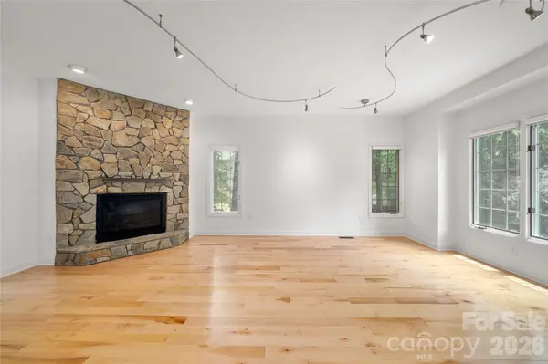 135 Buffalo TRL, Asheville, NC 28805