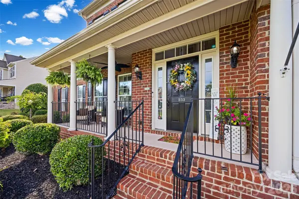 233 Squirrel LN, Clover, SC 29710