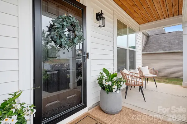 122 W Heart Pine LN, Statesville, NC 28677