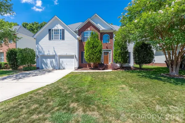 211 Alnwick LN, Waxhaw, NC 28173