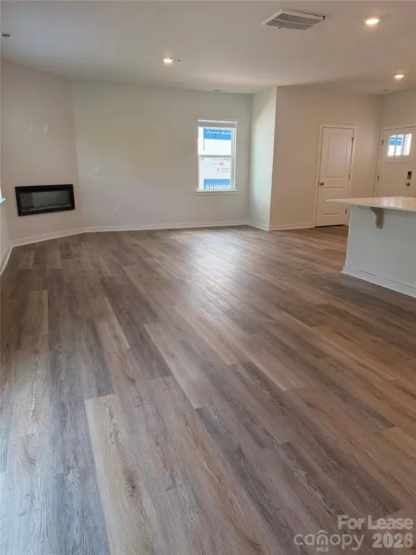 1423 Mammoth RD, Hickory, NC 28692