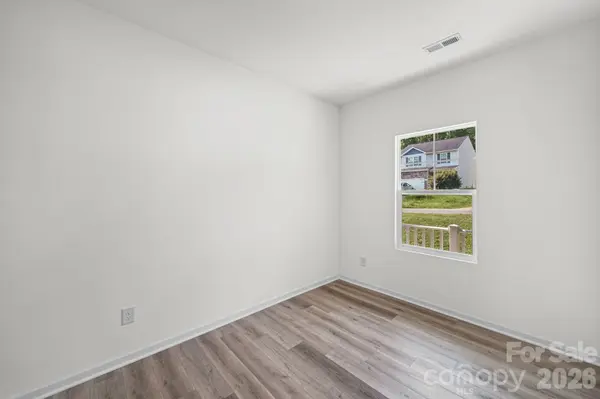 7725 E Lane DR, Charlotte, NC 28212