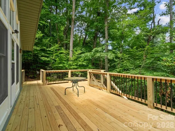 119 Fox Den RD, Mars Hill, NC 28754