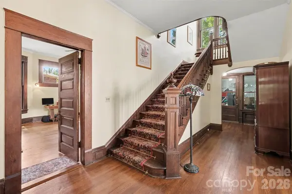 624 Walnut ST, Statesville, NC 28677