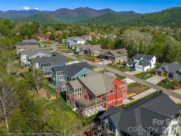 77 Al Dorf DR, Weaverville, NC 28787
