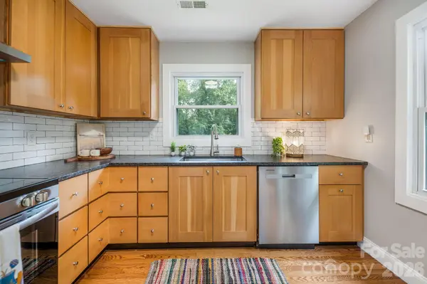 104 Justice Ridge RD, Candler, NC 28715