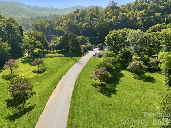 17 Sunny Morning CT, Hendersonville, NC 28792