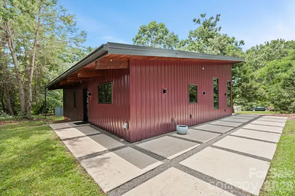 39 Wolf RD, Asheville, NC 28805