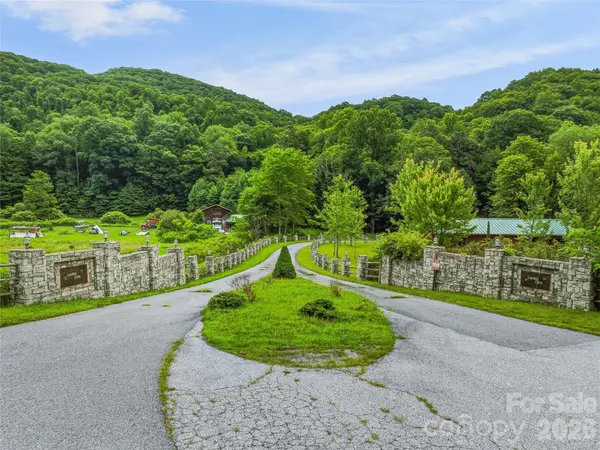 961 Wilson Branch RD, Mars Hill, NC 28754