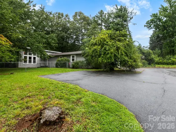74 Long Shoals RD, Arden, NC 28704