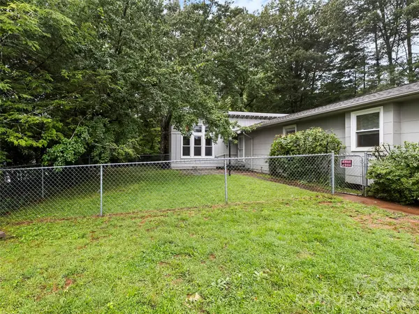 74 Long Shoals RD, Arden, NC 28704